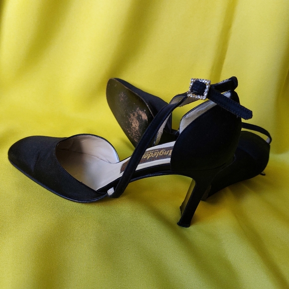 Vintage Leather Black Fabric by INGLEDEWS Spanish Collection Size 7B - Picture 5 of 10